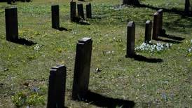 Armenier i Sverige vittnar om skadegörelse mot anhörigas gravar