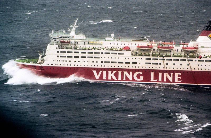 Passagerarfartyget M/S Mariella var ett av flera som deltog i räddningsaktionen med att bärga passagerare från M/S Estonia.
