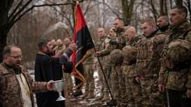 Ukrainska präster utbildas utomlands - Liknar militär utbildning