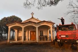 Svenska kyrkan i Grekland ser skogsbrändernas förödelse