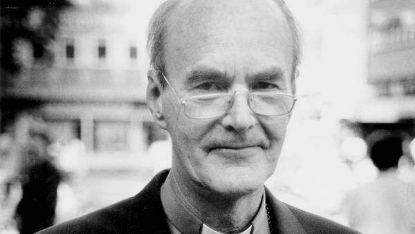 Biskopen Martin Lönnebos liv i bilder