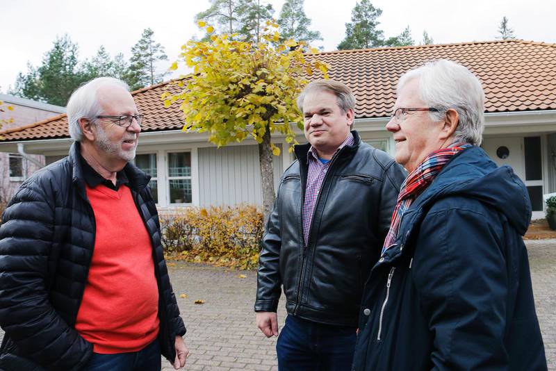 Vill se förändring. Magnus Jonegård (till vänster) och Sune Nordin (till höger) har under året arbetat som konsulter i Knutby Filadelfia. Till sin hjälp har de bland annat haft församlingens tidigare ordförande Tobias Hammar (mitten).