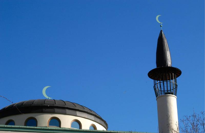 Böneutrop är en omstridd fråga. Bilden visar moskén på Södermalm i Stockholm som inte har några böneutrop.