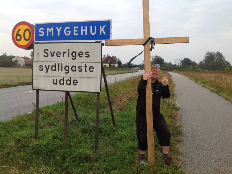 Här anländer Alf Lax till Smygehuk som är slutmålet på hans korsvandring.