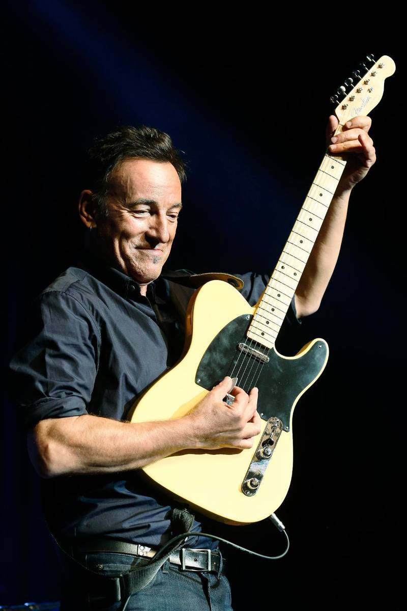 Liveattraktion. Bruce Springsteen live på Madison Square Garden i New York. ”The Boss” som han kallas är känd för sina långa utgivande konserter där han ger allt till sista svettdroppen. Inte sällan i tre timmar eller mer.