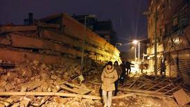 Hundratals döda i jordskalv - kyrka raserad