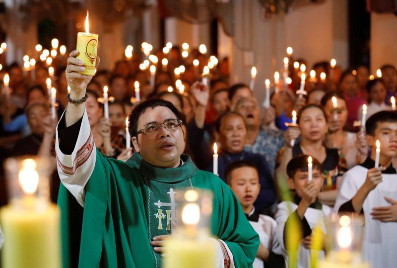 Katolske prästen Fader Anthony Dang Huu Nam i Vietnam höll en minnesstund för de 39 personer. De omkomnga är troligen migranter från hans distrikt i Vietnam. Anhöriga kom för att be om hopp för de personer man inte hört av sedan de försökt ta sig till Europa via en container i hopp om ett bättre liv.