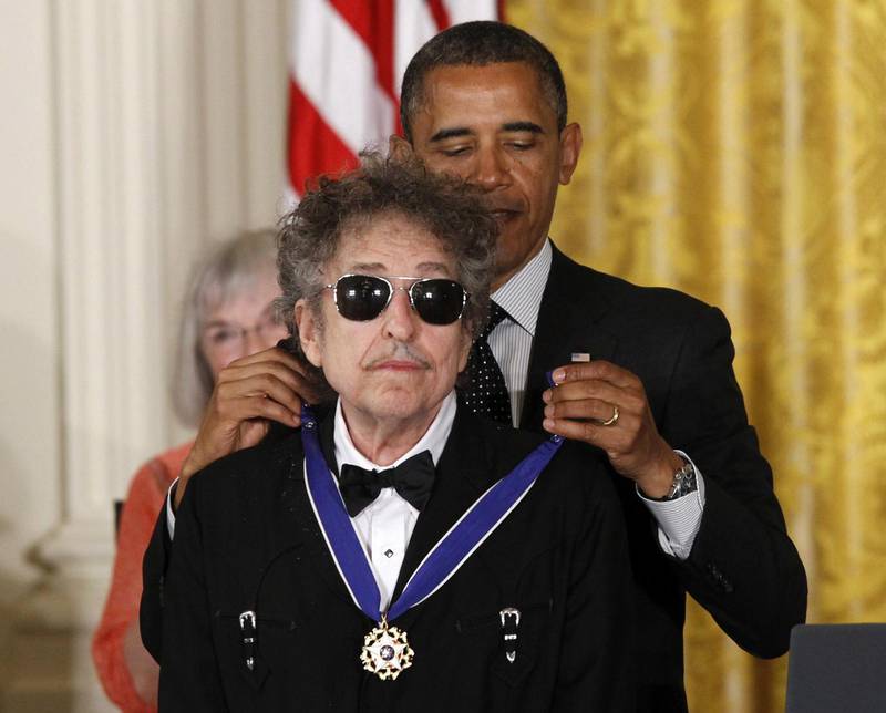 Dylan får Frihetsmedaljen av USA:s president Barack Obama.