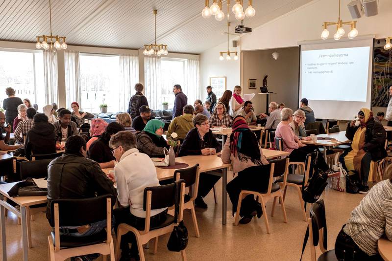 Läxläsning i Kyrkcenter i Piteå.