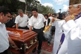 Mexikaner tar på sig prästkrage för att inte bli skjutna