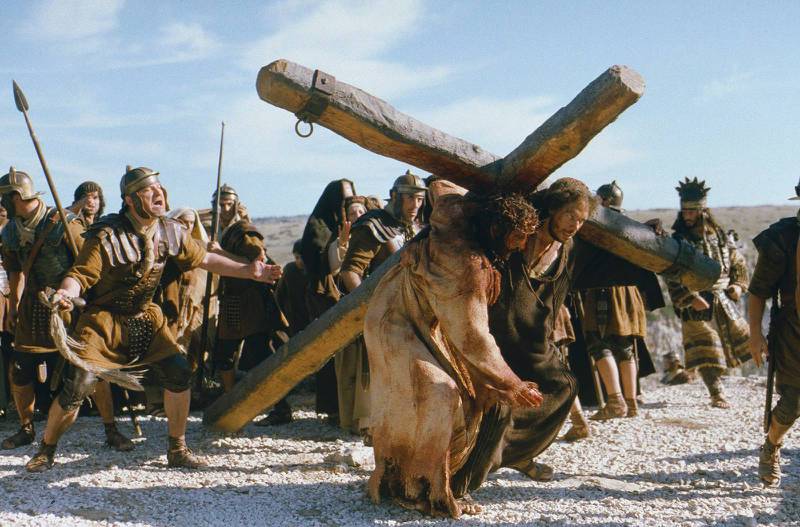 Jim Caviezel gestaltar Jesus i Mel Gibsons blodiga film ”The passion of the Christ”.