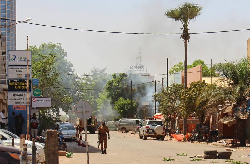Bilden är från en tidigare attack i Burkina Faso.