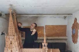 Syriske flyktingen byggde kopia av Kölnkatedralen