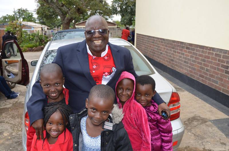 Salomon Chauk, tidigare ledare för Svenska Alliansmissionens systerkyrka i Zimbabwe. Framöver kommer nio systerkyrkor från Afrika och Asien till Aneby i Småland.