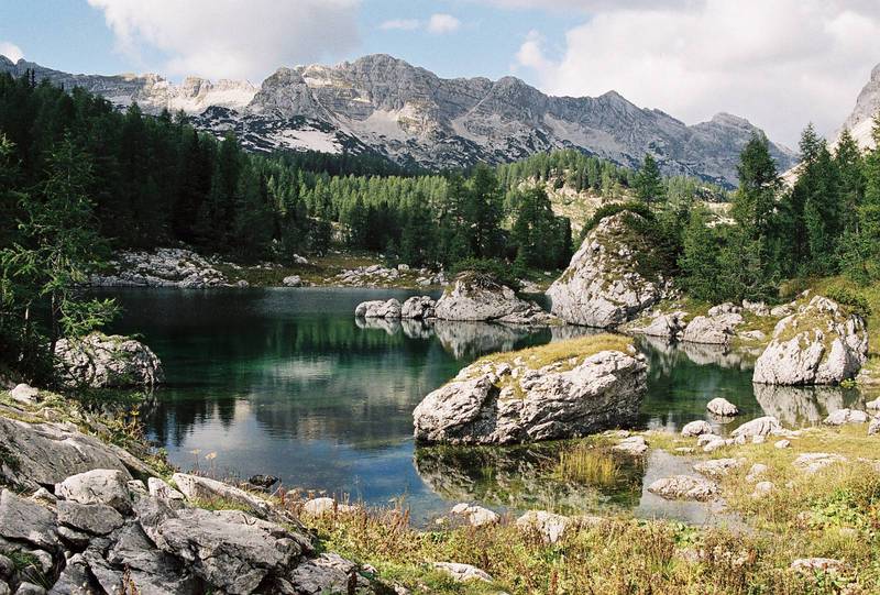 Den idylliska sjön Triglavska Jezero finns med på många slovenska vykort.
