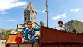 Desperation när armenier flyr Nagorno-Karabach