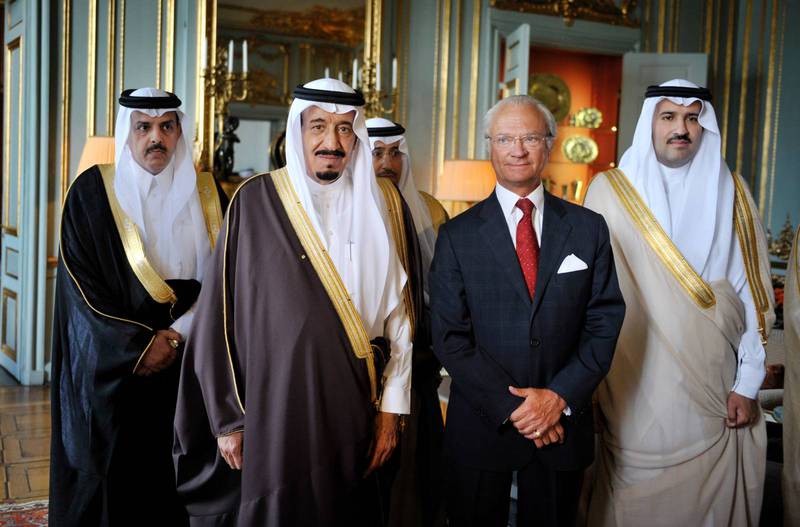 Kung Carl XVI Gustaf håller audiens för prins Salman bin Abdul Aziz Al Saud av Saudiarabien som var på besök i Sverige sommaren 2008.
