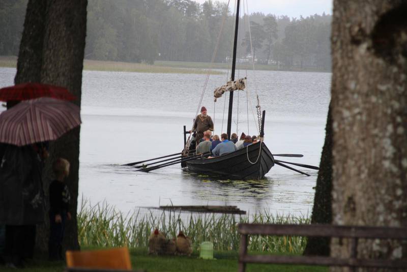 Medeltida båttur i Norra Sandsjö.
