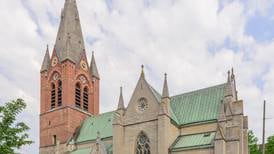 Kyrkoherde i Örebro får två årslöner för att sluta