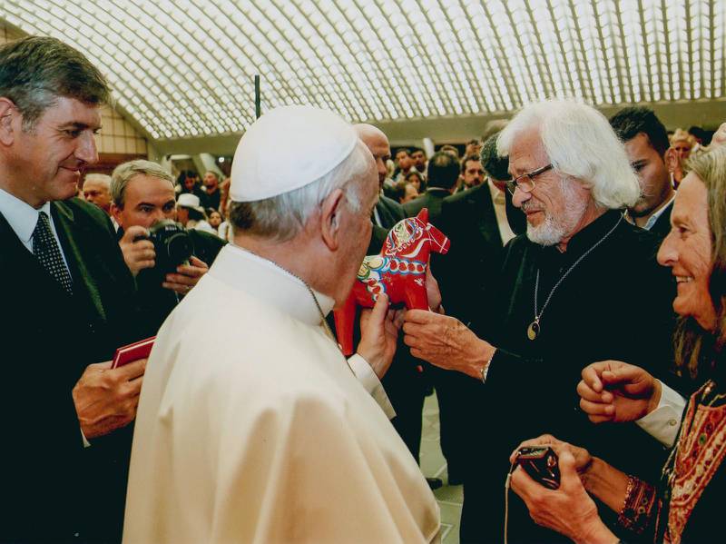 Carlos Luna möter påven.