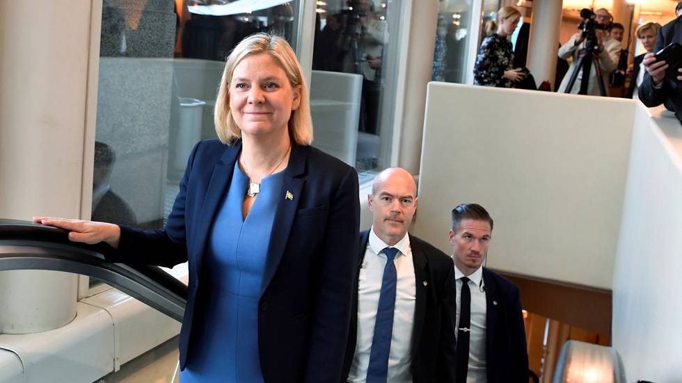 Magdalena Andersson (S) anländer till dagens statsministeromröstning i riksdagen.