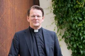 Nya biskopen: ”Det partipolitiska systemet är problematiskt” 