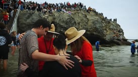 Över 4 000 döptes samtidigt - beskrivs som största dopet någonsin