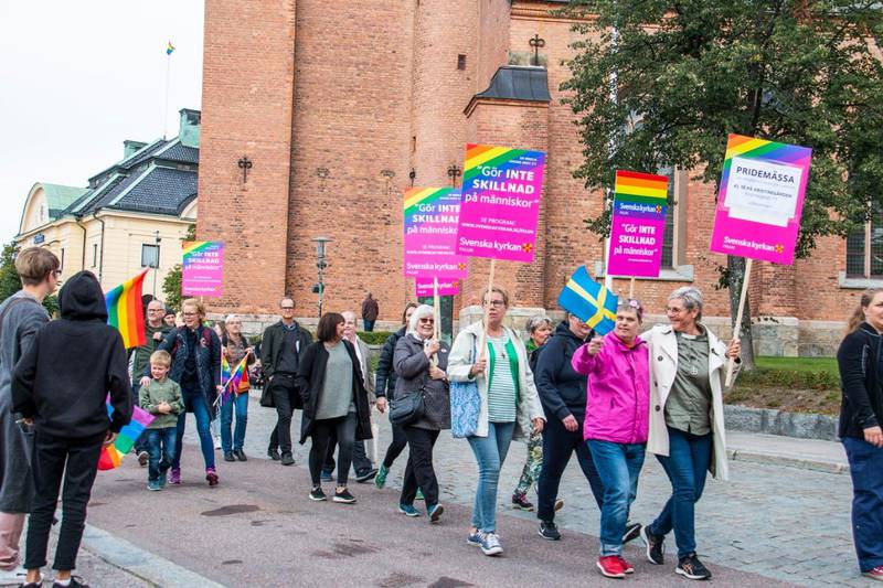 Svenska kyrkan gick med i Pride-paraden i Falun.