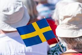 Tusentals ber för Sverige på nationaldagen 