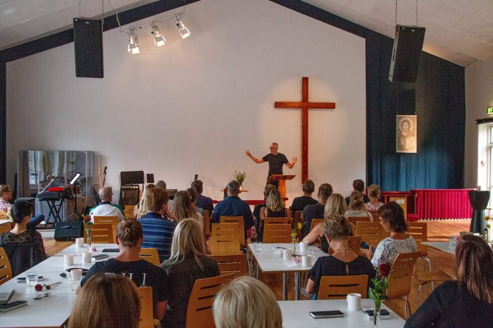 Kalle Carlstein predikar i Johanneskyrkan i Linköping,. Församlingen håller en predikoserie inför valet 2018.