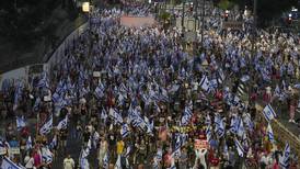 200 000 i gatuprotester i Israel