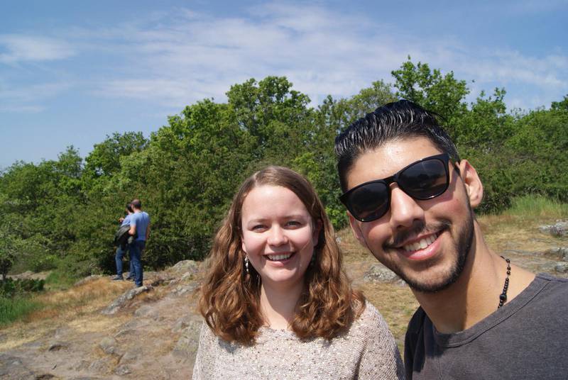 Redan efter ett år i Sverige pratar Syrien-flyktingen Elijah Jawad god svenska. Här med sin lärare Rebecca Reimer. 