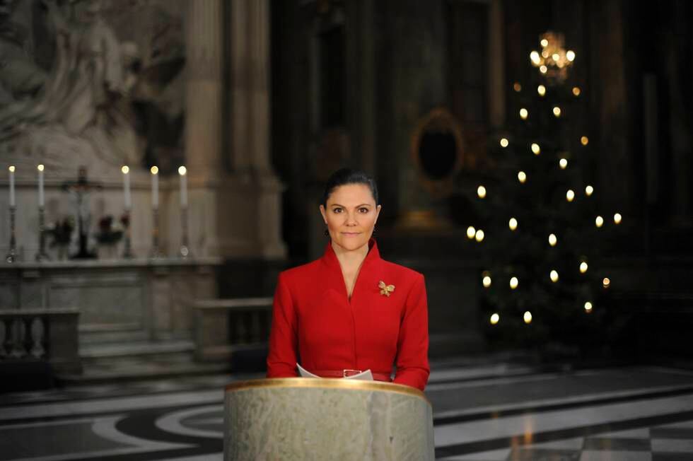 Kronprinsessan Victoria läser julevangeliet vid en andakt från Slottskyrkan på julaftonen.