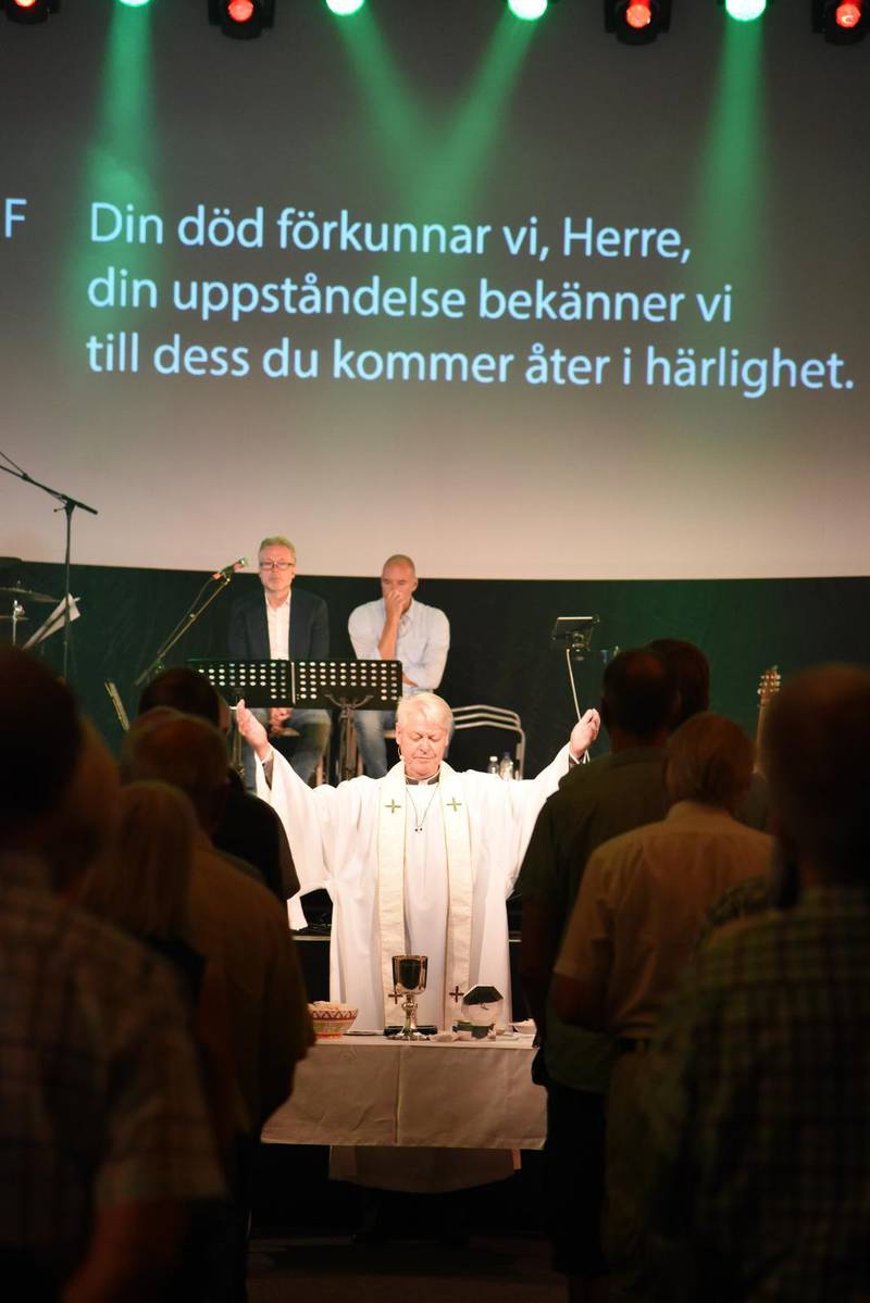 Kyrkoherde Bengt Magnusson ledde nattvardsfirandet i söndagens gudstjänst.
