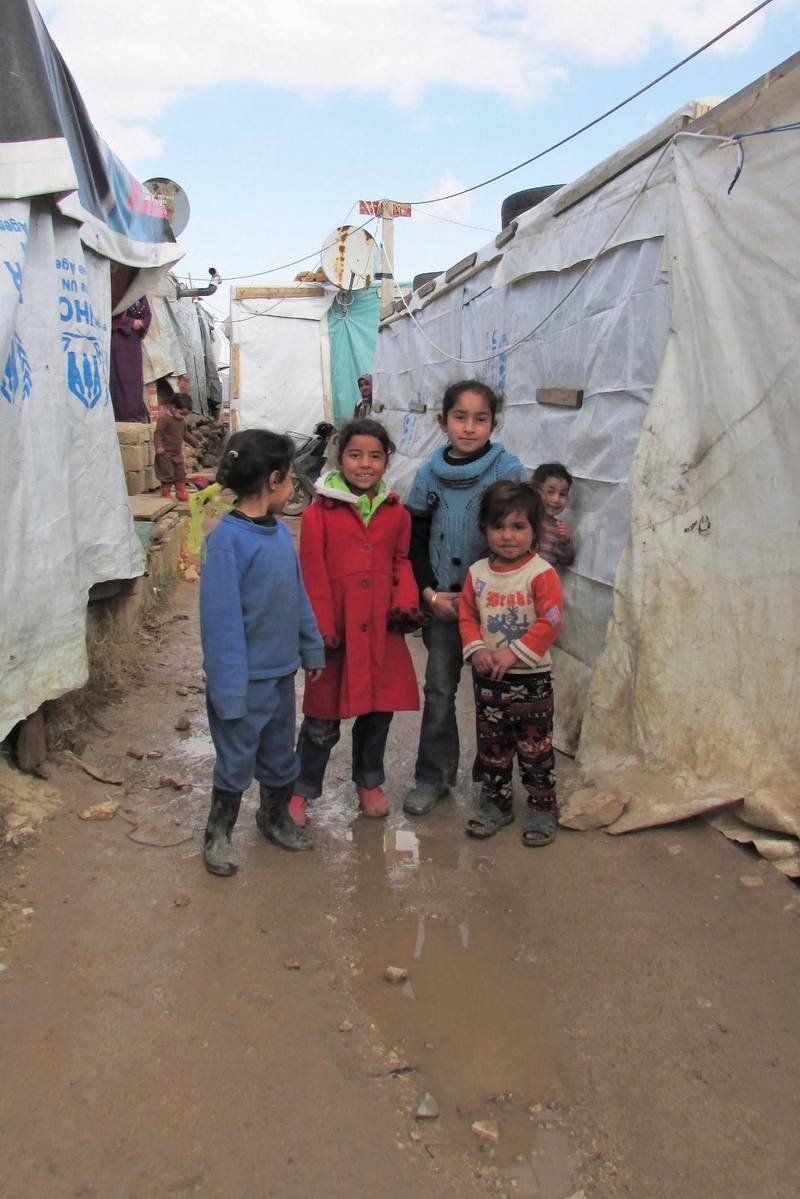 Barn drabbas. Flyktingbarn i flyktingläger i Bekaadalen, nära syriska gränsen.
