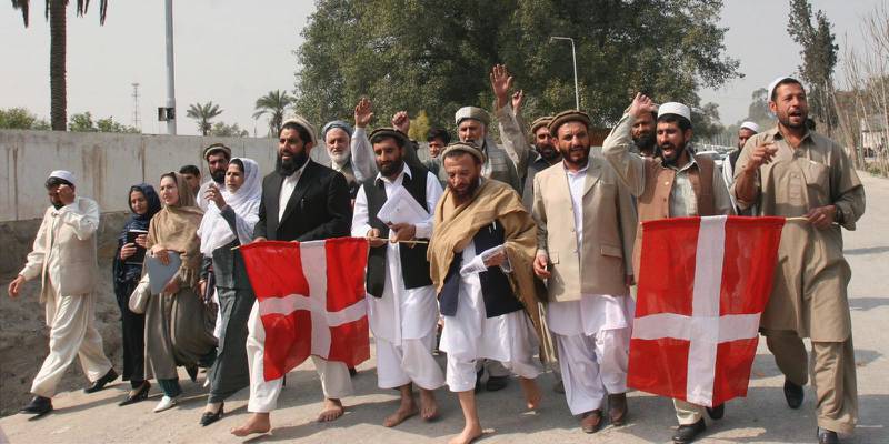 Protester bland muslimer i Pakistan efter att en dansk tidning publicerat karikatyrer på profeten Muhammed. Bilden är från 2008.