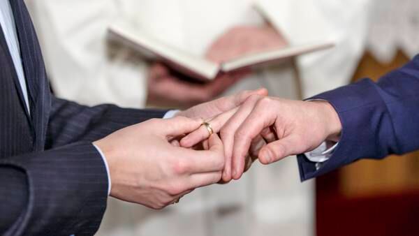 Kritiserat förslag om avkragning för präster kan stoppas