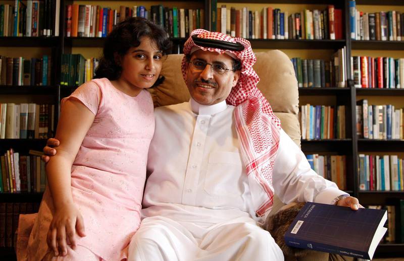 Fängslad. Mohammad al-Qahtani, här tillsammans med sin dotter 2008, är en av tre saudier som prisas för att ha startat organisationer för mänskliga rättigheter. Dömd till ett långt fängelsestraff.