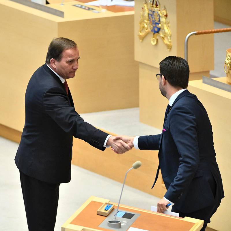 Stefan Löfven och Jimmie Åkesson i riksdagen. Bilden är från ett annat tillfälle.