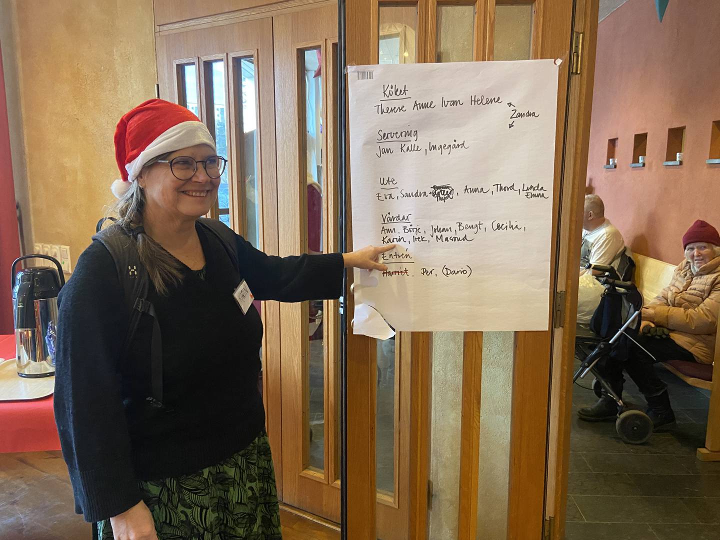 Karin Wiborn, tidigare generalsekreterare för Sveriges kristna råd, var en av drygt 30 volontärer som hjälpte till vid jullunchen i Centrumkyrkan i Farsta.