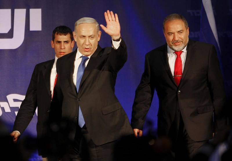 PÅ TVÄRS. Premiärminister Benyamin Netanyahu och avhoppade försvarsminister Avigdor Lieberman.