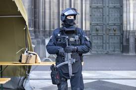 Två flickor och en pojke gripna för terrorplaner mot kyrkor i Tyskland