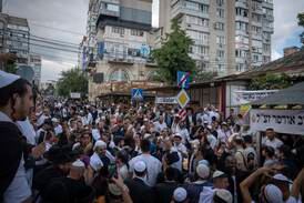 Judiska pilgrimer trotsar uppmaningar att inte besöka Ukraina