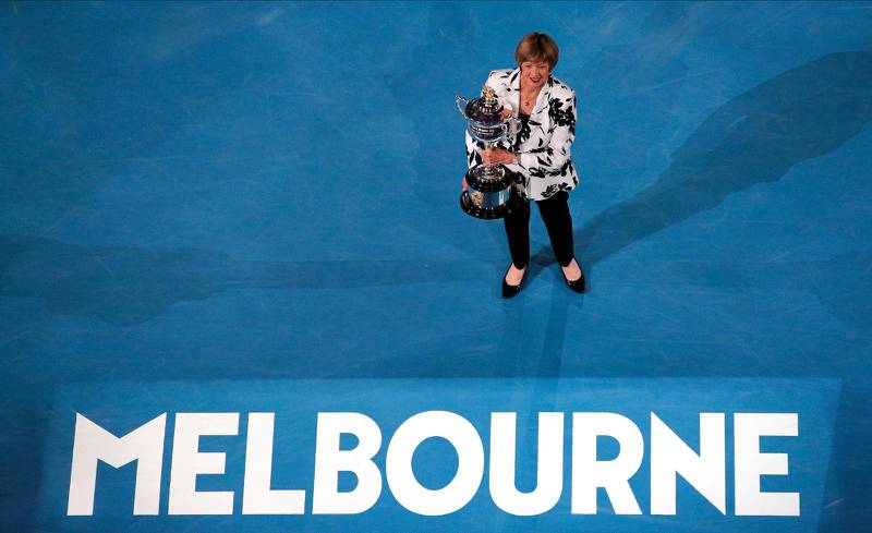 Ceremonin i Rod Laver Arena, som är centrecourt under Australiska mästerskapen i Melbourne, beskrivs som dämpad av nyhetsmedier runt om i världen.