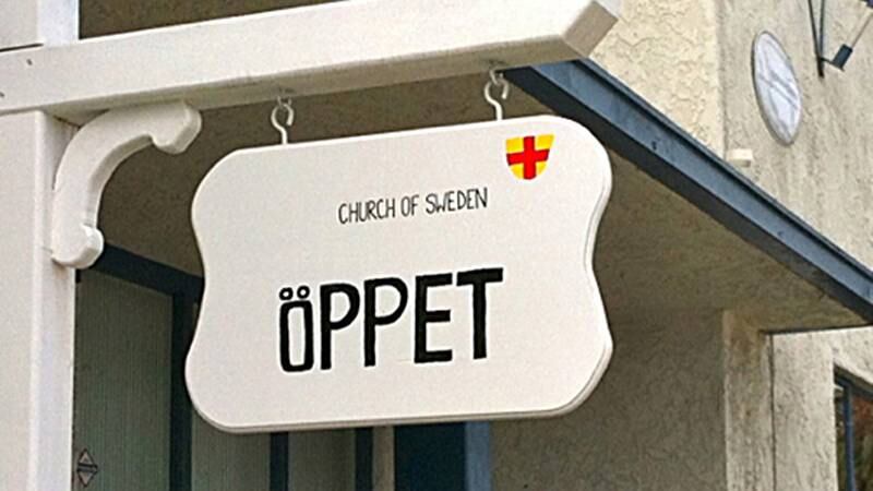 Staffan Eklund har tillverkat ”öppet”-skylten.