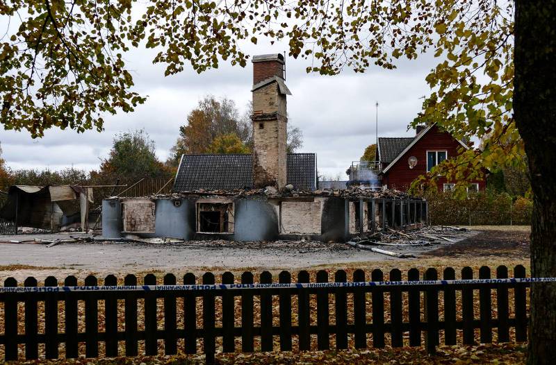Kånnaskolan utanför Ljungby, totalförstördes tidigare i en brand. Skolan var tänkt att användas som evakueringsbostäder för flyktingar.