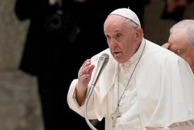 Påven fördömer Rysslands ”avskyvärda” krig efter kritik