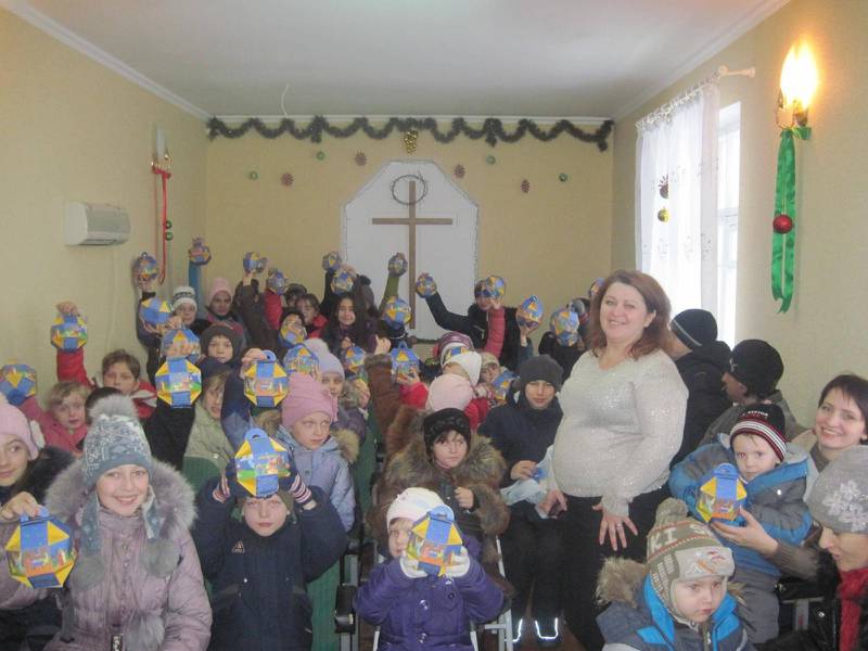 Fram till år 2020 har den ukrainska pingstunionen beslutat att 400 nya församlingar ska startas. Bilden visar en församling i Ukraina.