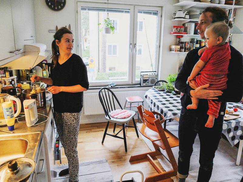 Väljer bort kött. Sara Ytterbrink­, Klas Nordenskiöld och deras son Mir äter vegansk kost. Familjens kristna tro väger in i beslutet.