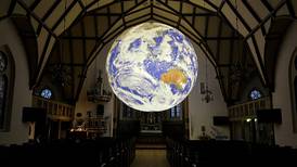 Konstverket Gaia från kyrka tar nu plats på Nobelmiddagen